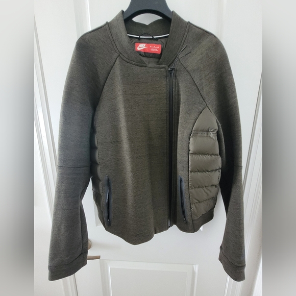 Women's Nike Gala Puffer Jacket (size XL) - Picture 2 of 7